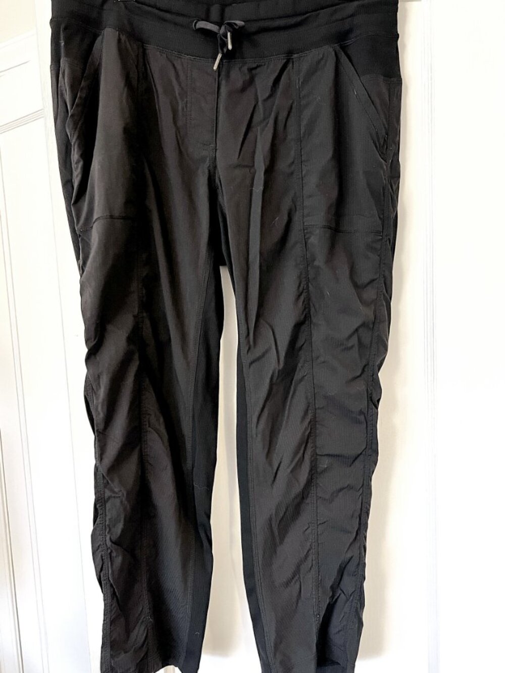 Lululemon Dance Studio Mid Rise Crop, Size 12 black